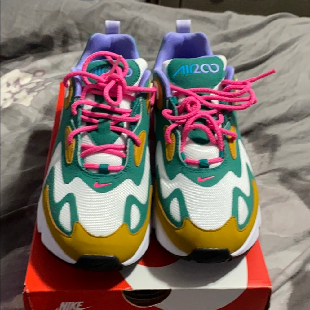 Nike air max’s 200